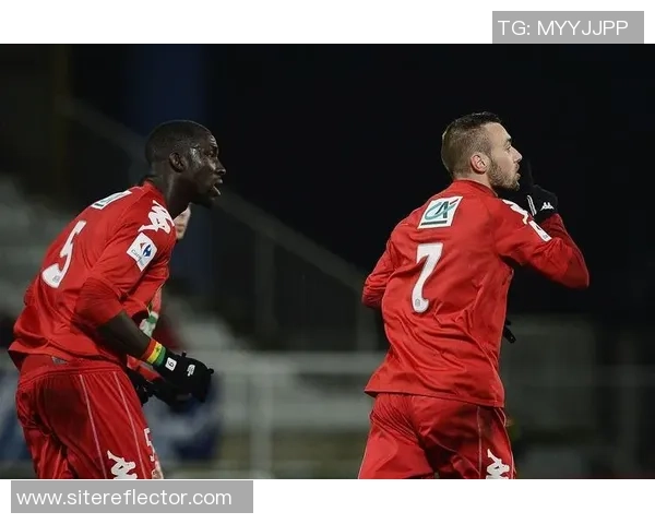 波尔多与兰斯激战在即谁能在法甲赛场上笑到最后